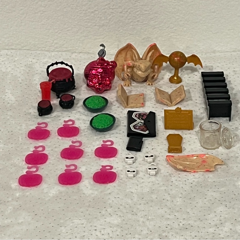Monster High Doll High School Playset Accessories Drink Food Books Disco Ball